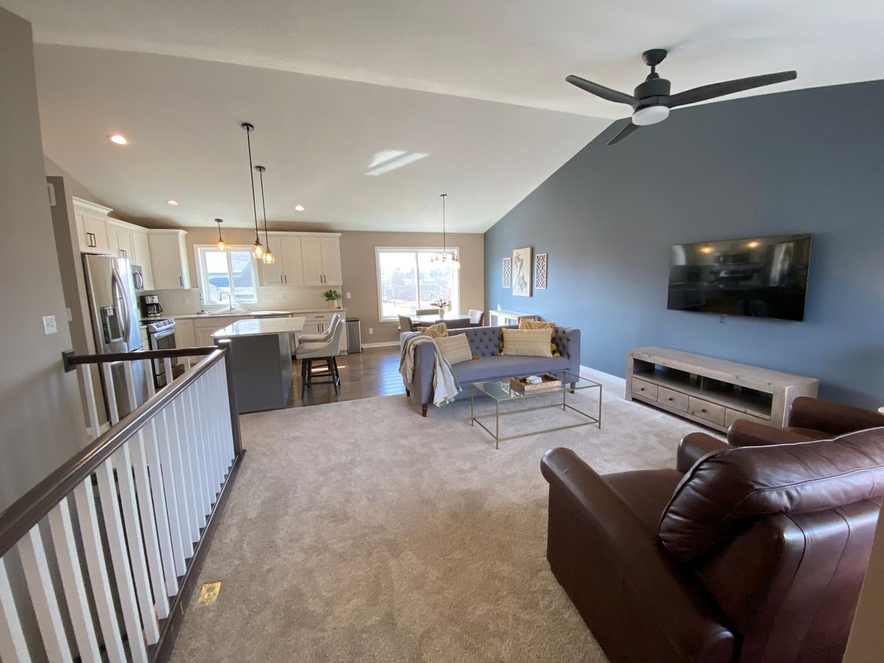 3388 Ridgeline Dr Se - Photo 7 of 34