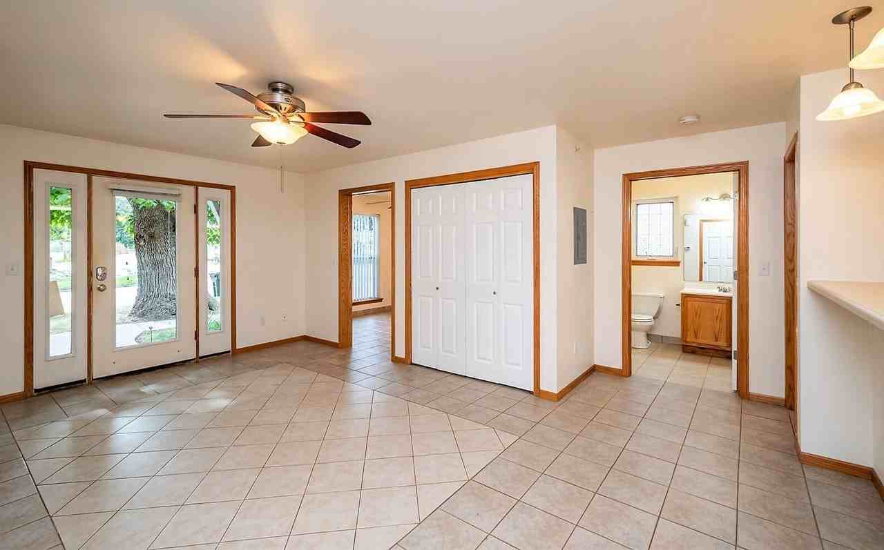 10 N Dodge St - Photo 5 of 22