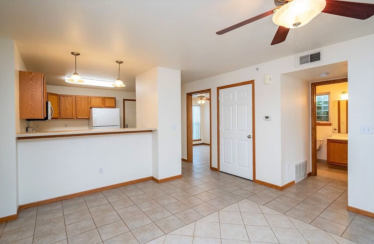 10 N Dodge St - Photo 6 of 22