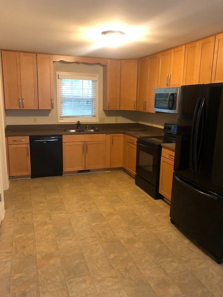 120 Valley Forge Dr - Photo 3 of 16