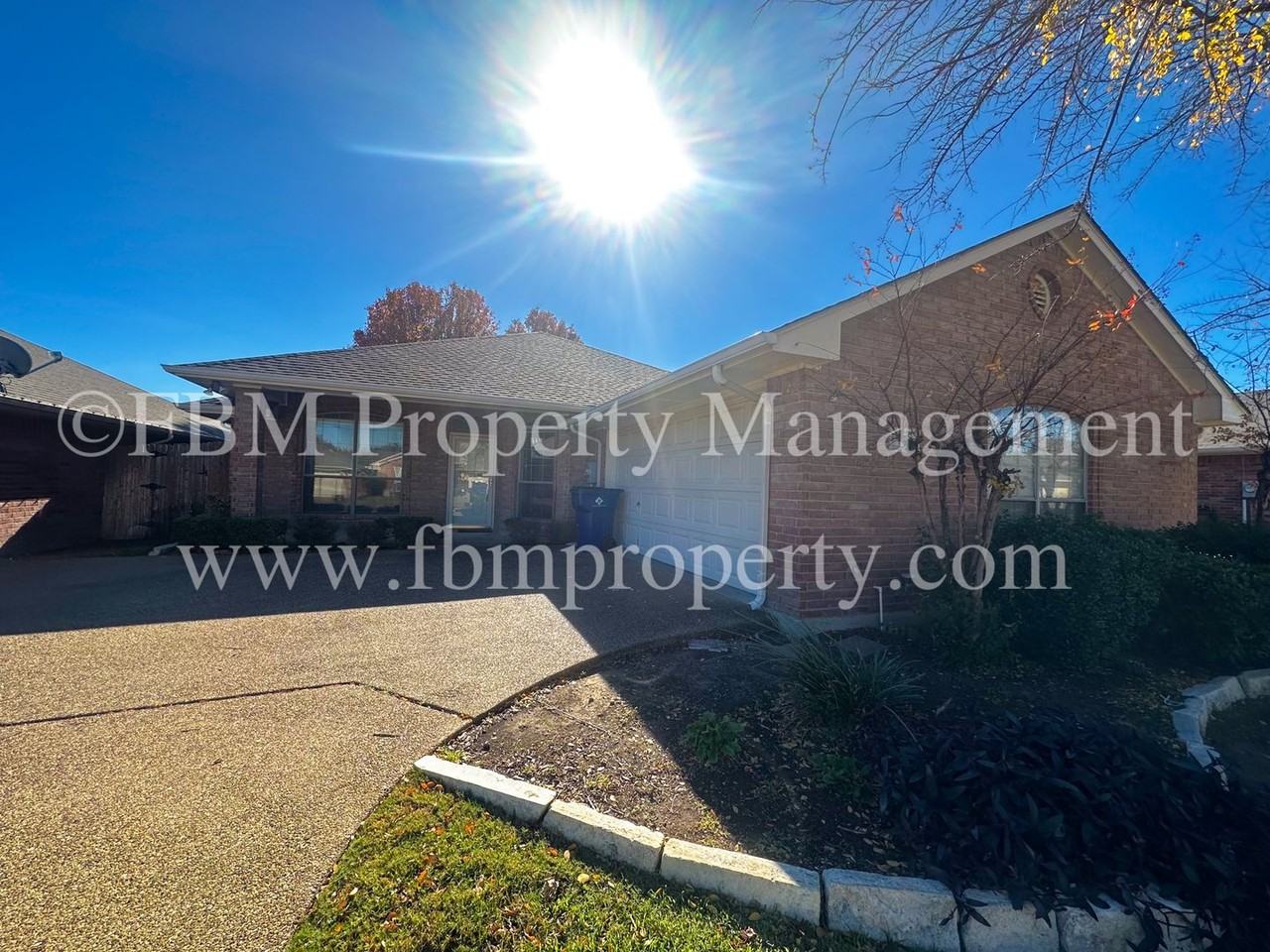 708 Nandina Way - Photo 2 of 23