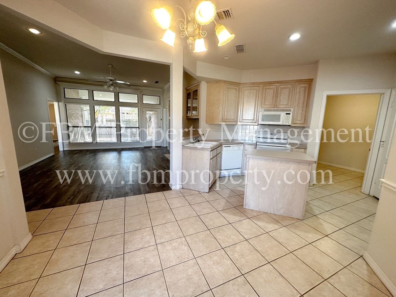 708 Nandina Way - Photo 6 of 23