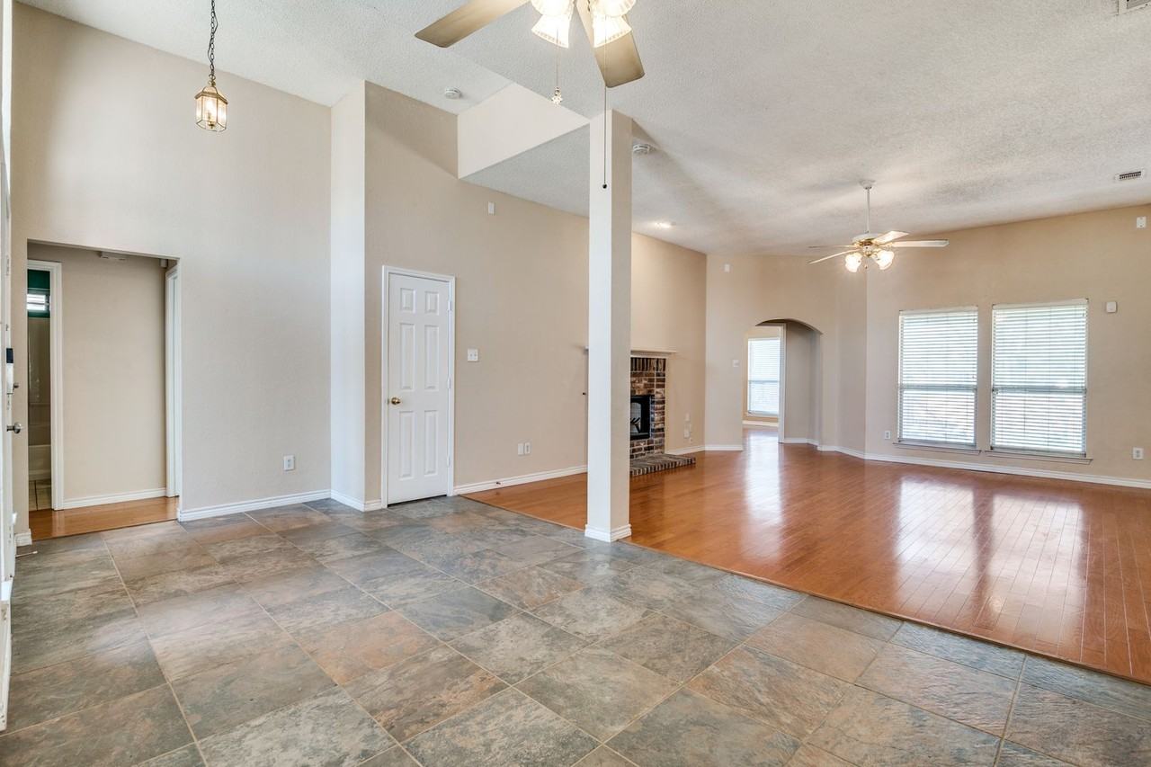 3729 Sycamore Ln - Photo 4 of 25