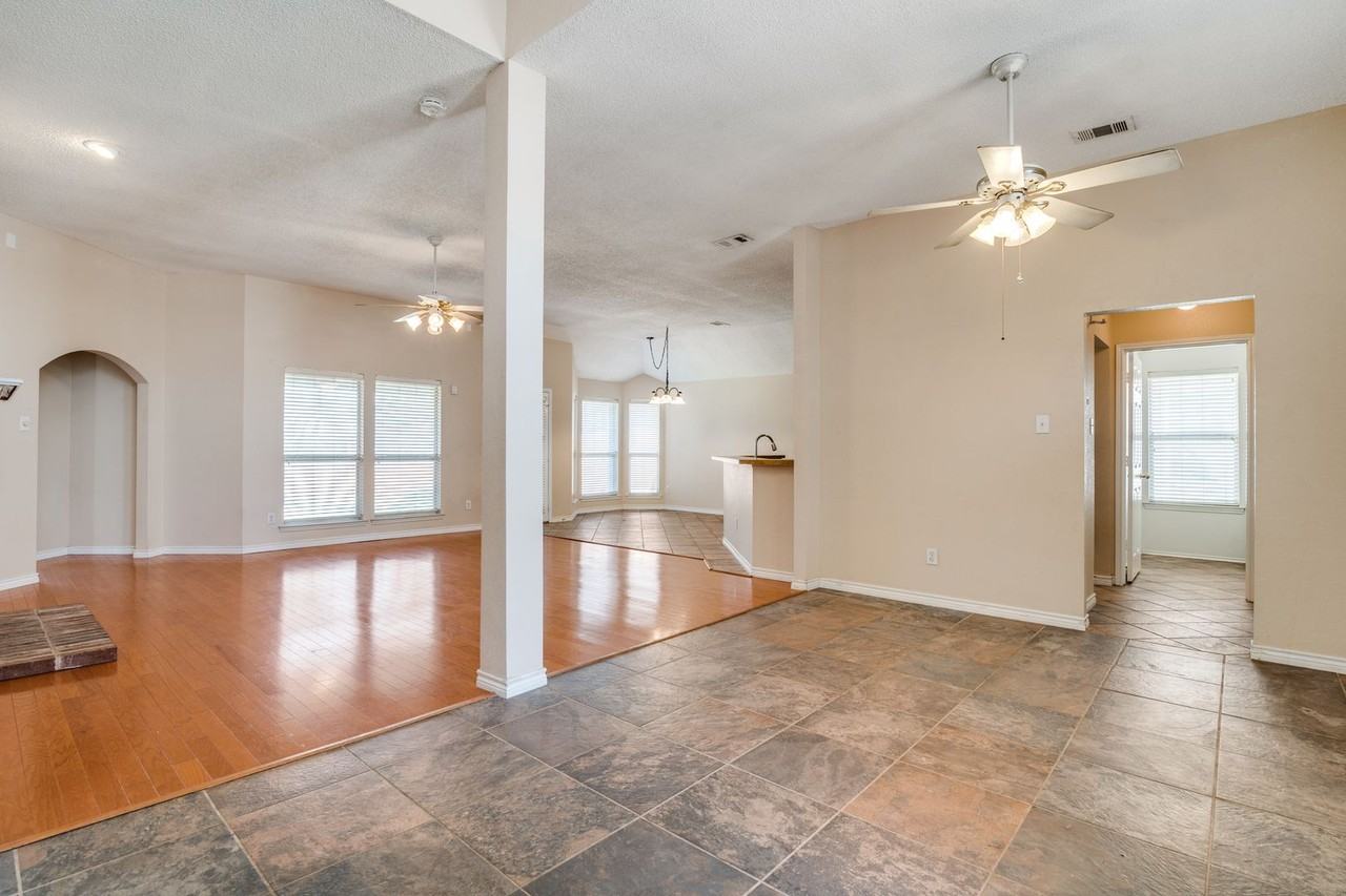 3729 Sycamore Ln - Photo 5 of 25