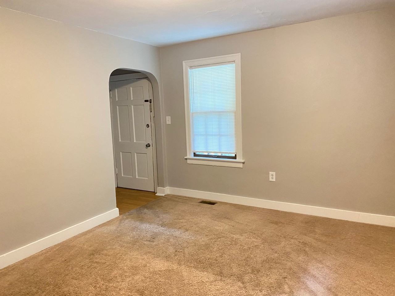 132 Liberty Pkwy - Photo 3 of 19