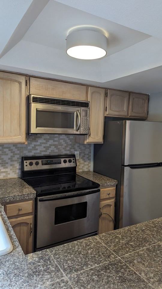 10819 Ne 37th Pl #107 - Photo 5 of 25