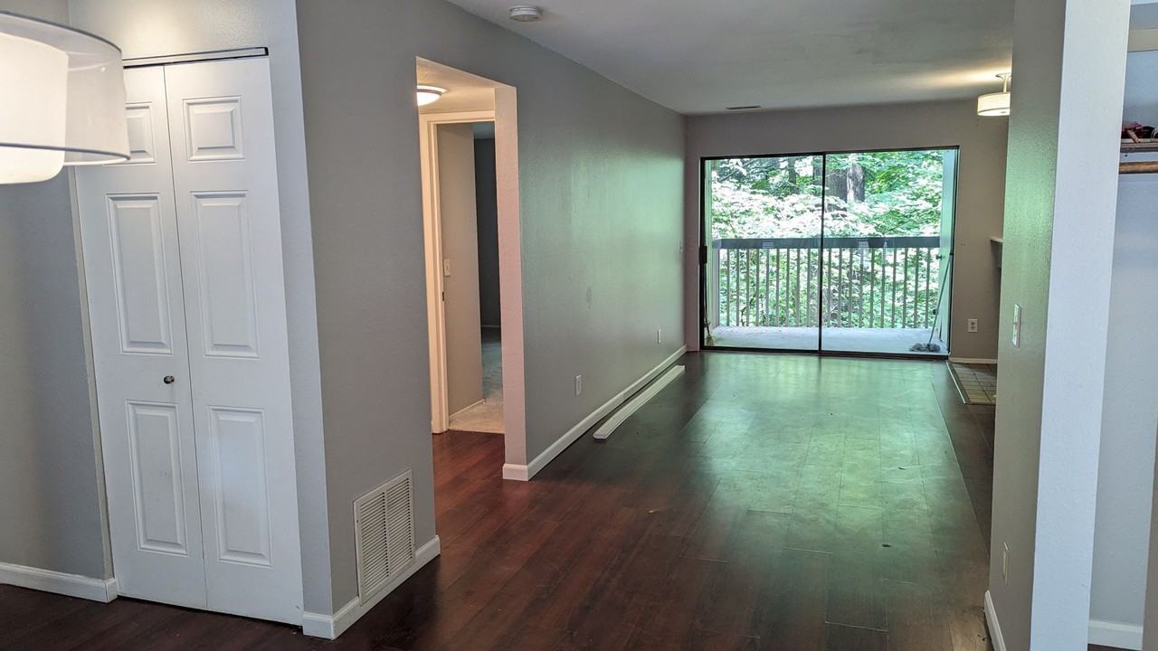 10819 Ne 37th Pl #107 - Photo 6 of 25