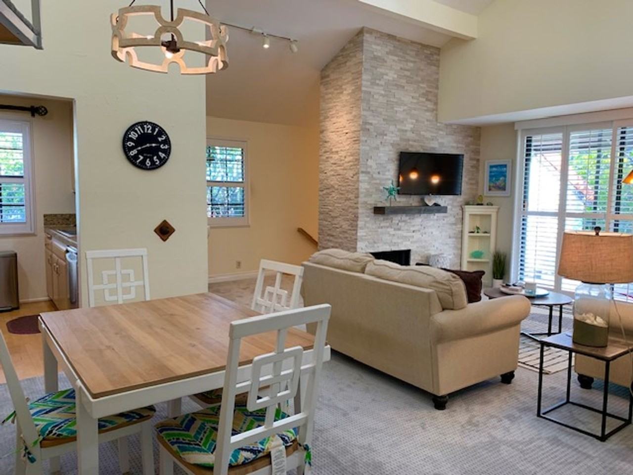 2351 Martinique Ln - Photo 6 of 19