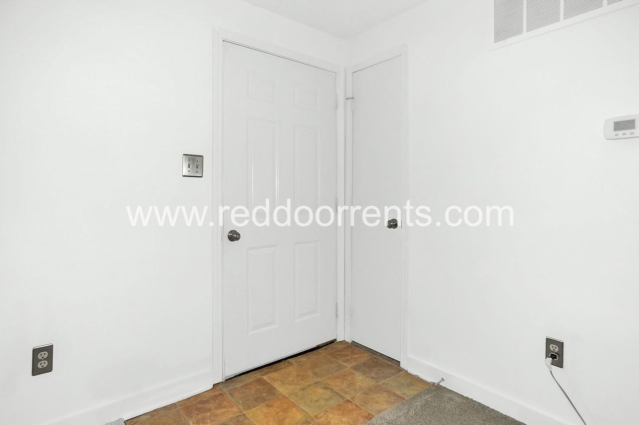 28 Myrenia Ave - Photo 3 of 25
