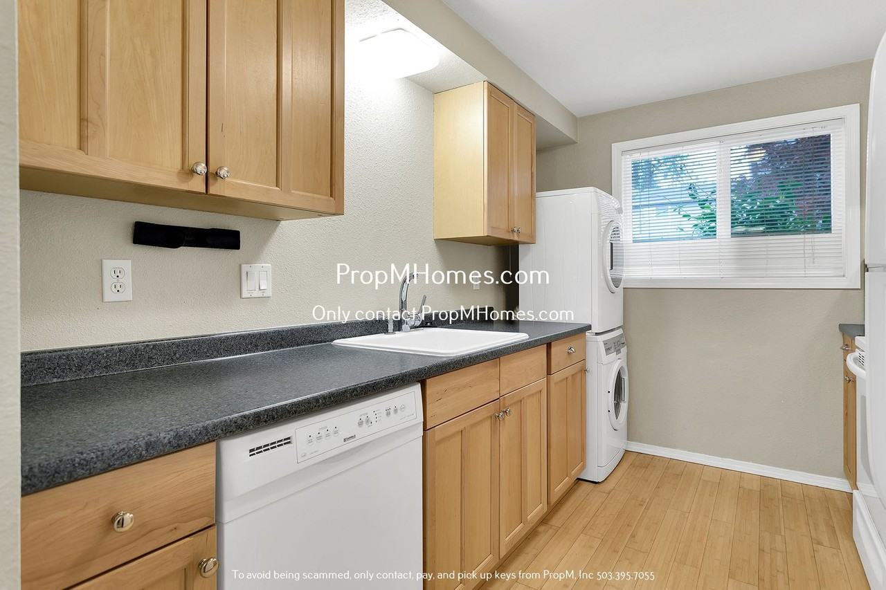 4417 Cornwall St - Photo 5 of 21