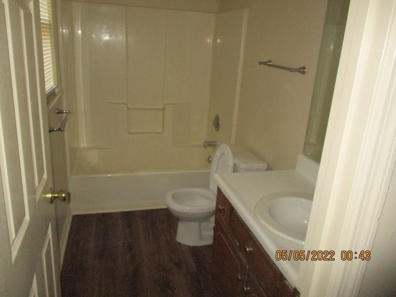 1915 Buck Ln Apt A - Photo 4 of 7