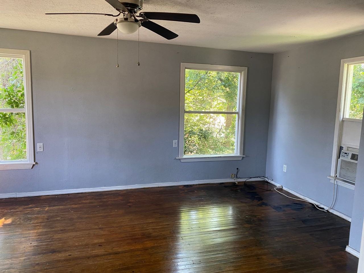 2501 1/2 Malcolm St - Photo 3 of 5