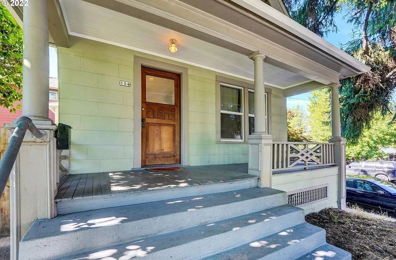 104 Ne Hancock St - Photo 3 of 31