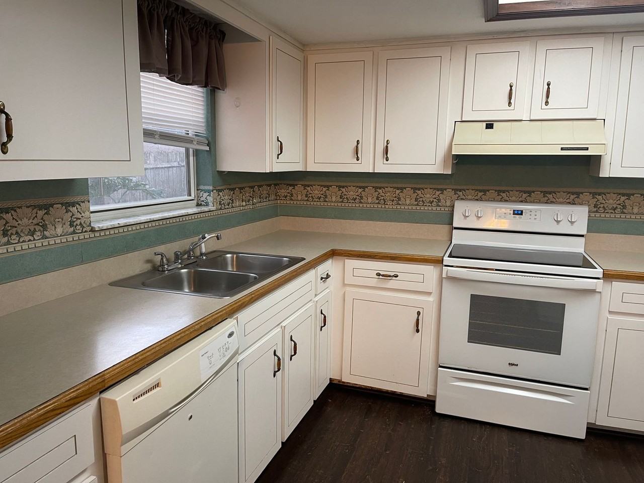 1846 Coco Palm Dr - Photo 2 of 21