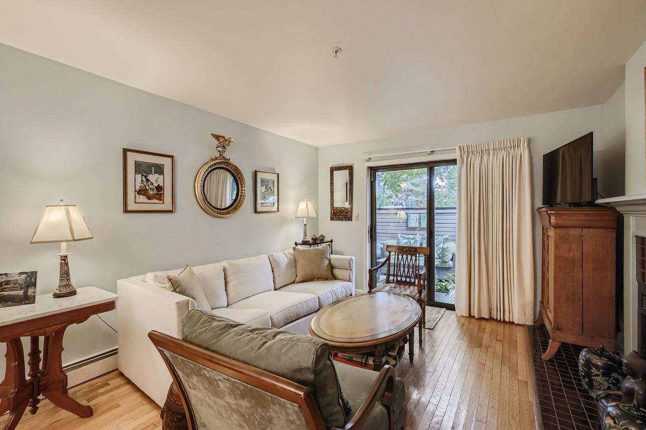 251 Pearl St #2 - Photo 3 of 27