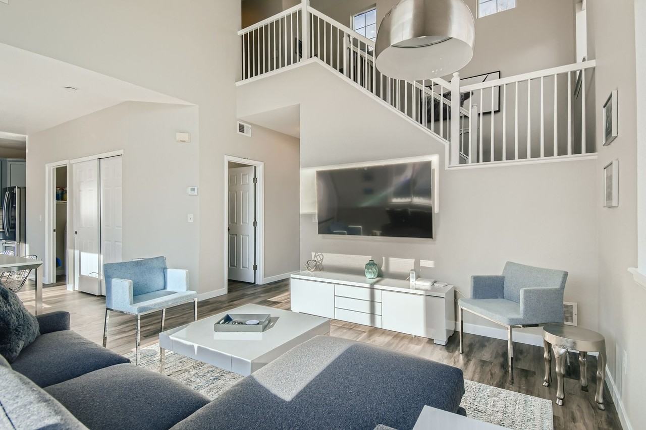 2504 E 127th Pl - Photo 2 of 28