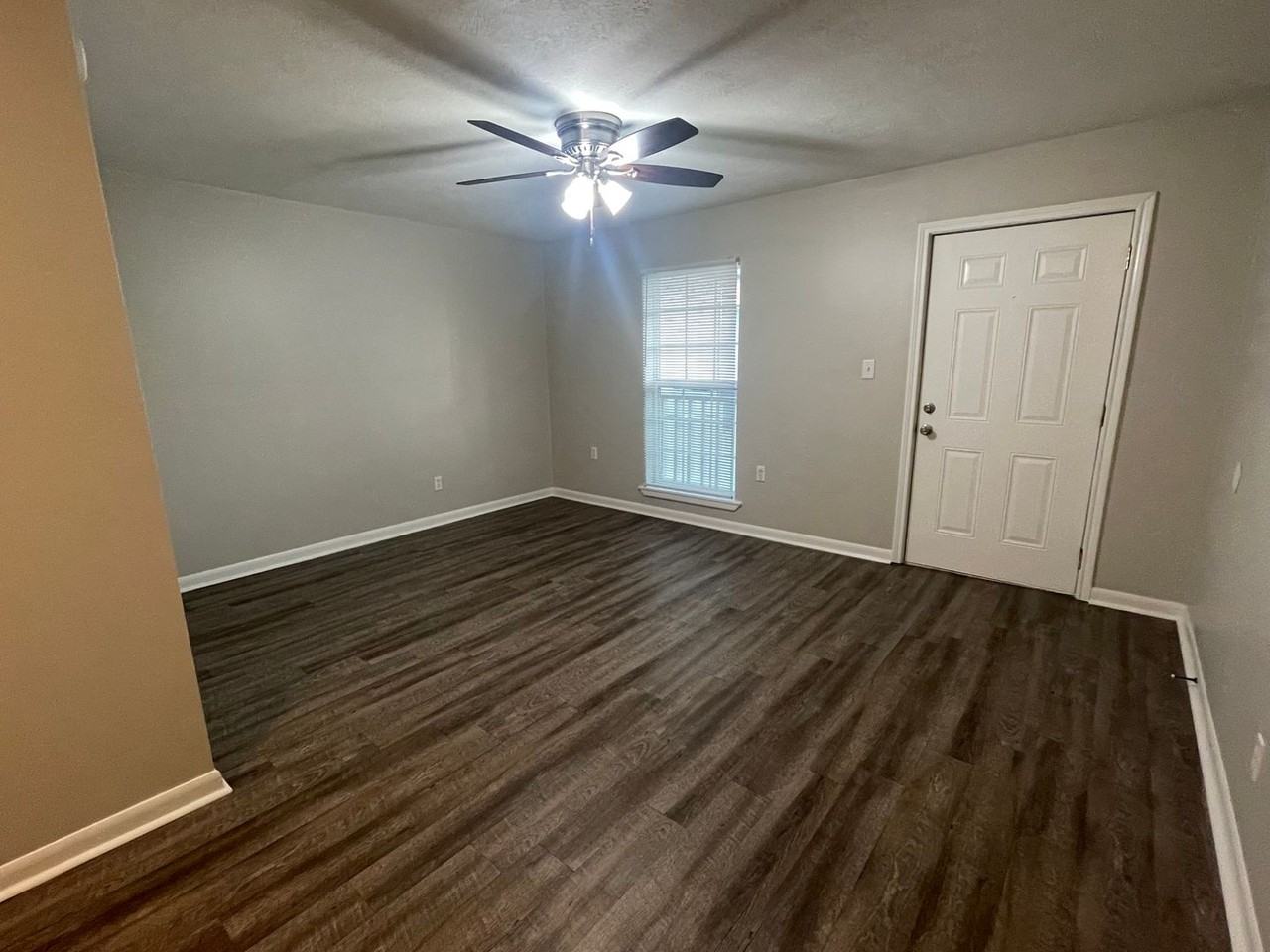 100 Mcarthur St #14 - Photo 2 of 6