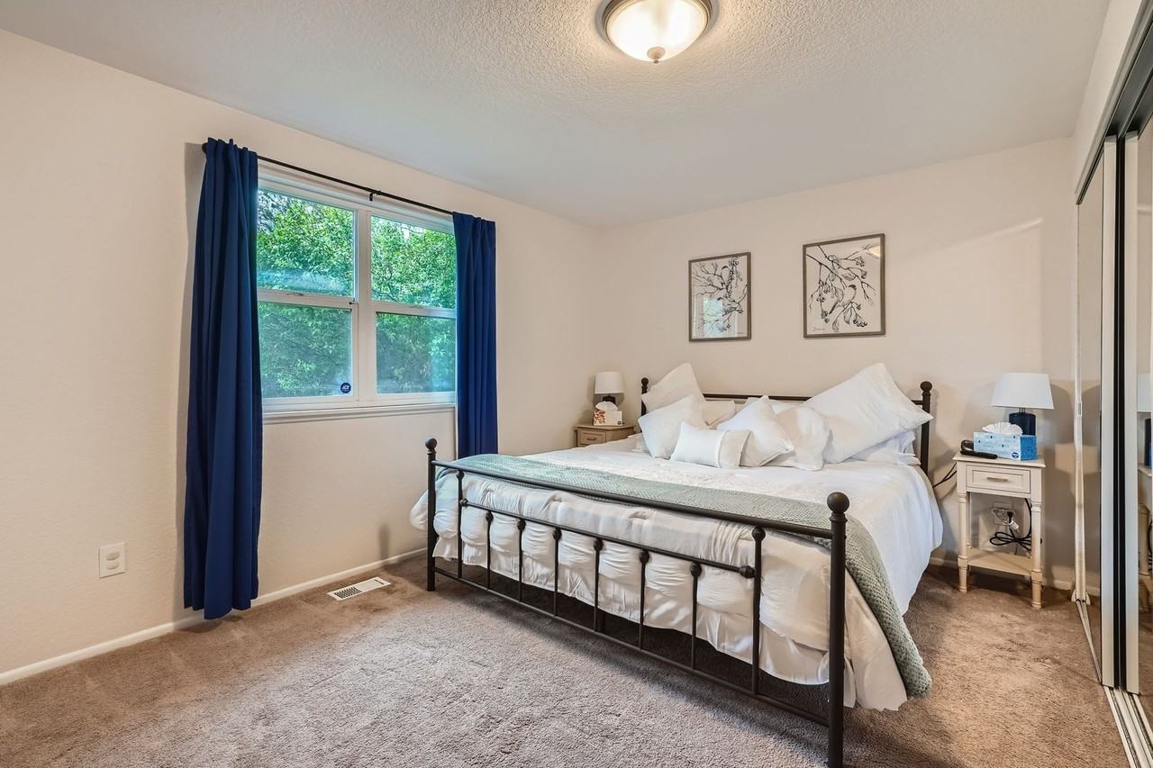 284 Short Pl - Photo 3 of 27