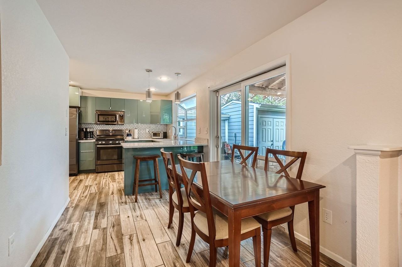 284 Short Pl - Photo 7 of 27