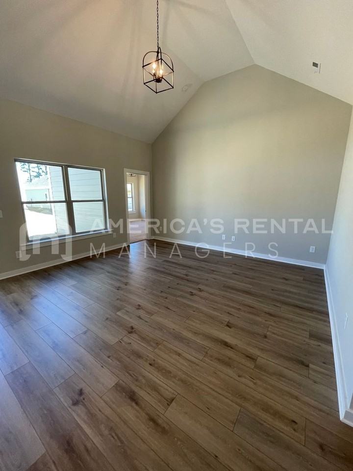 2124 Sullivan Dr Sw - Photo 3 of 33