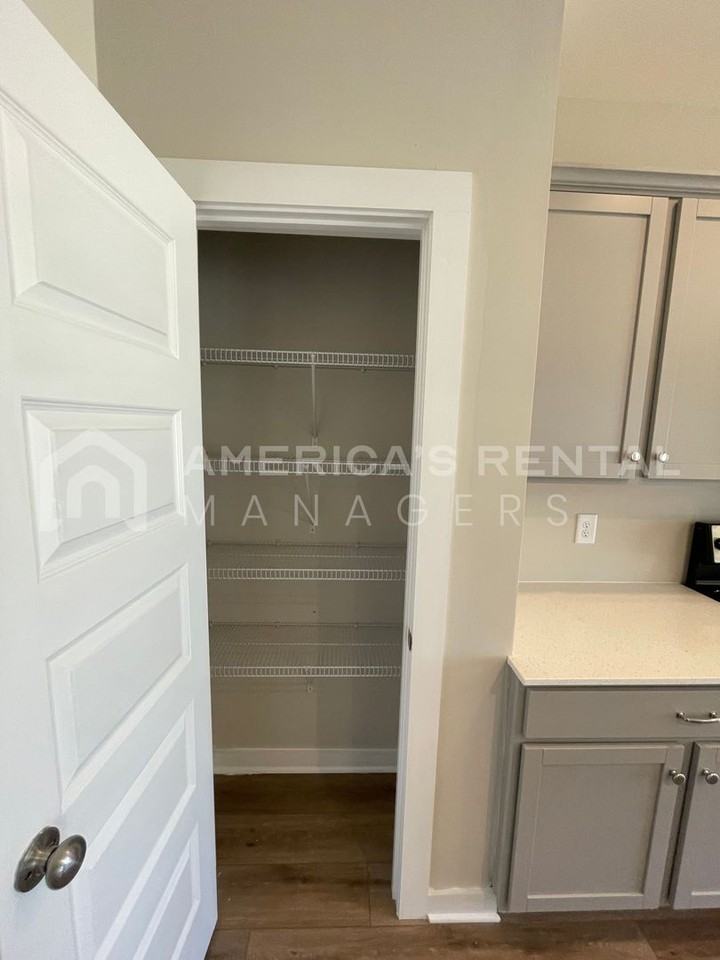 2124 Sullivan Dr Sw - Photo 6 of 33