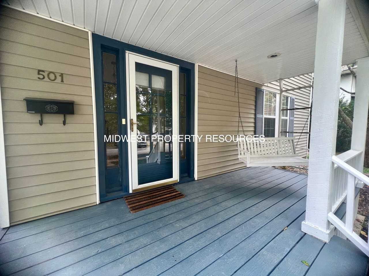 501 Se Miller St - Photo 2 of 29