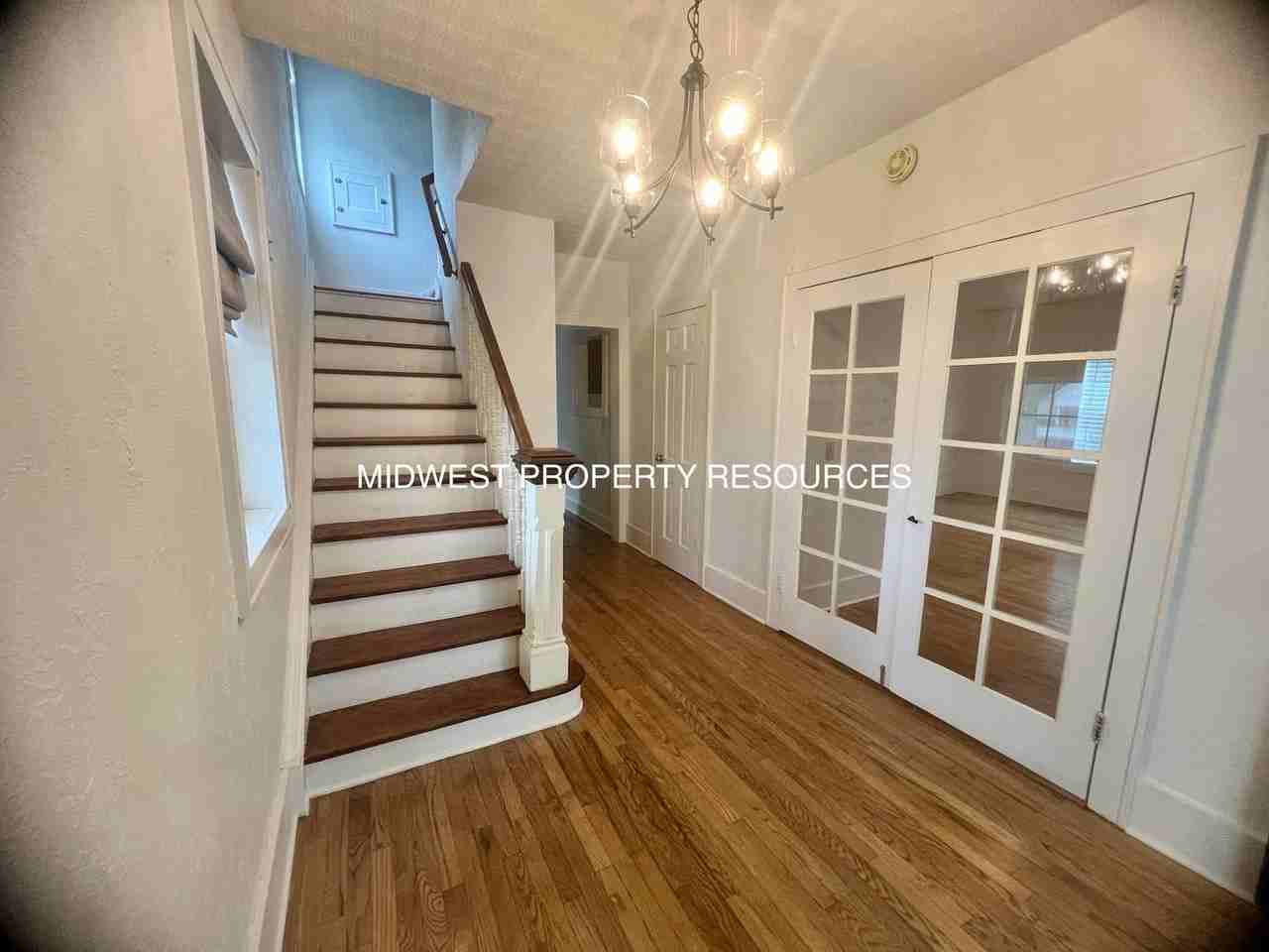 501 Se Miller St - Photo 3 of 29