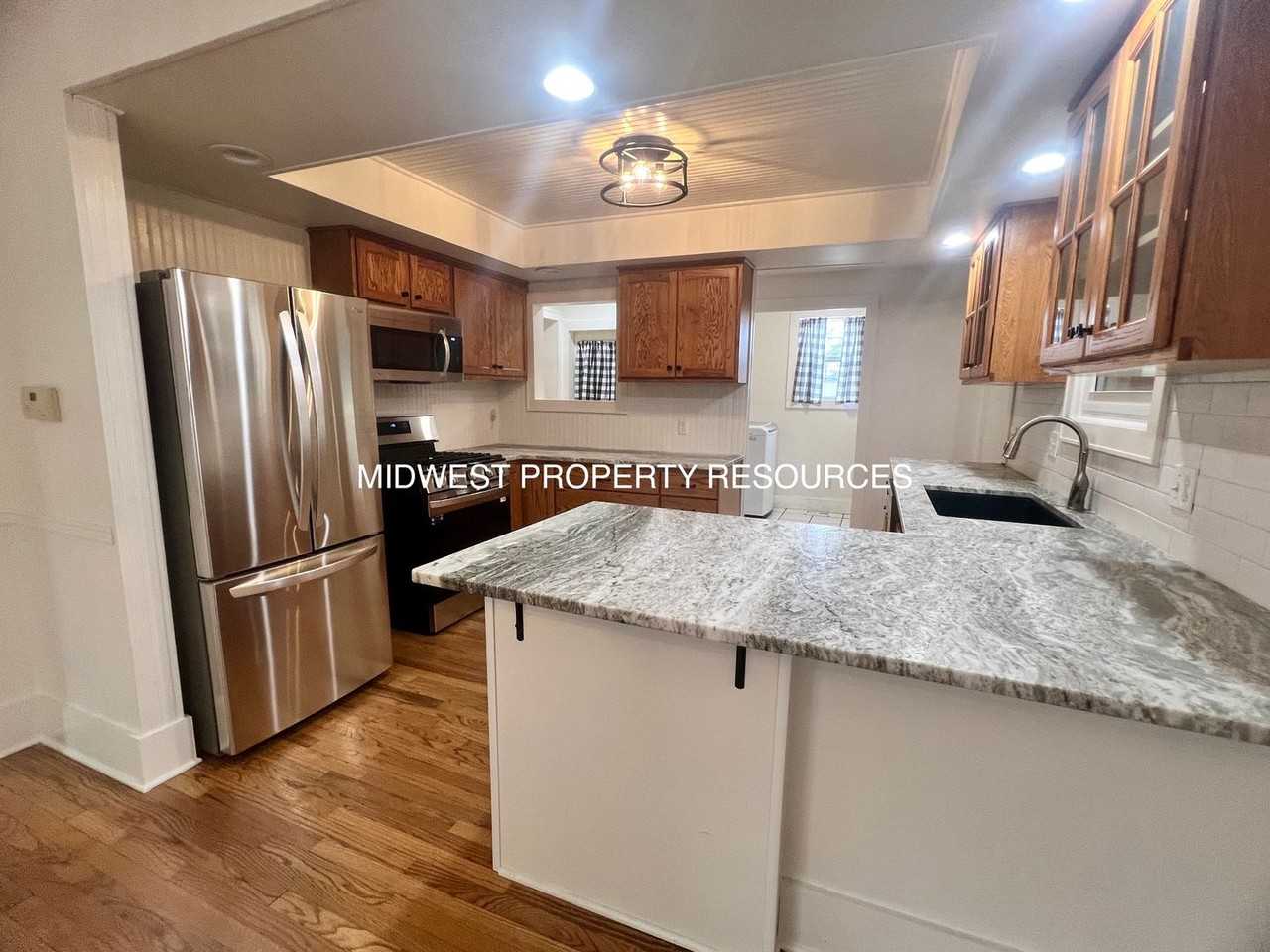 501 Se Miller St - Photo 4 of 29