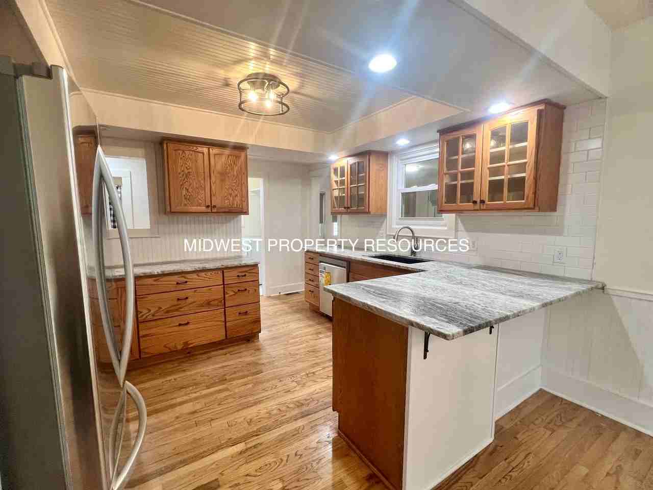 501 Se Miller St - Photo 5 of 29