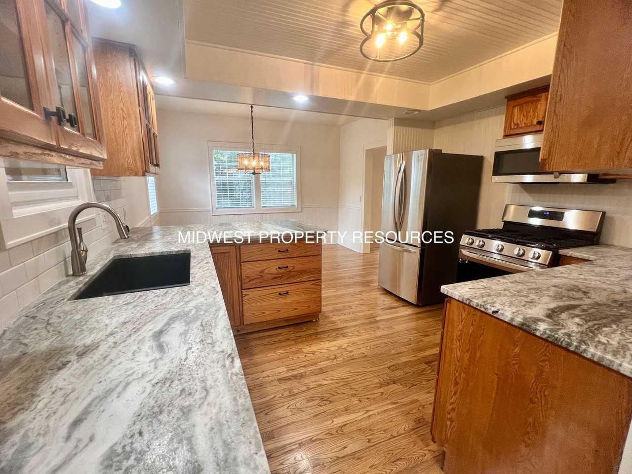 501 Se Miller St - Photo 6 of 29