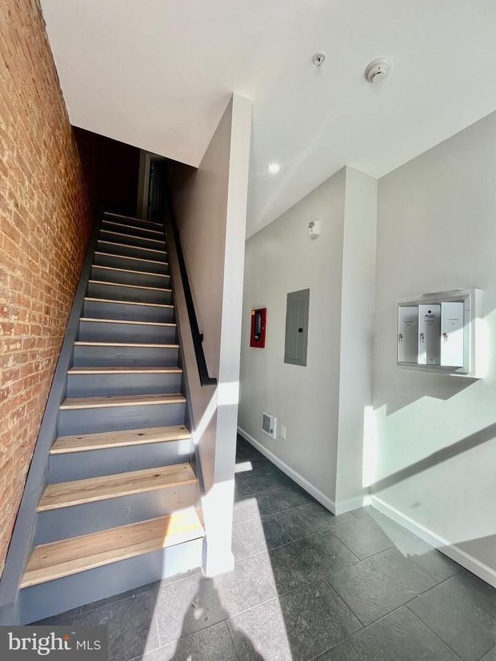 2602 Frankford Ave - Photo 2 of 14