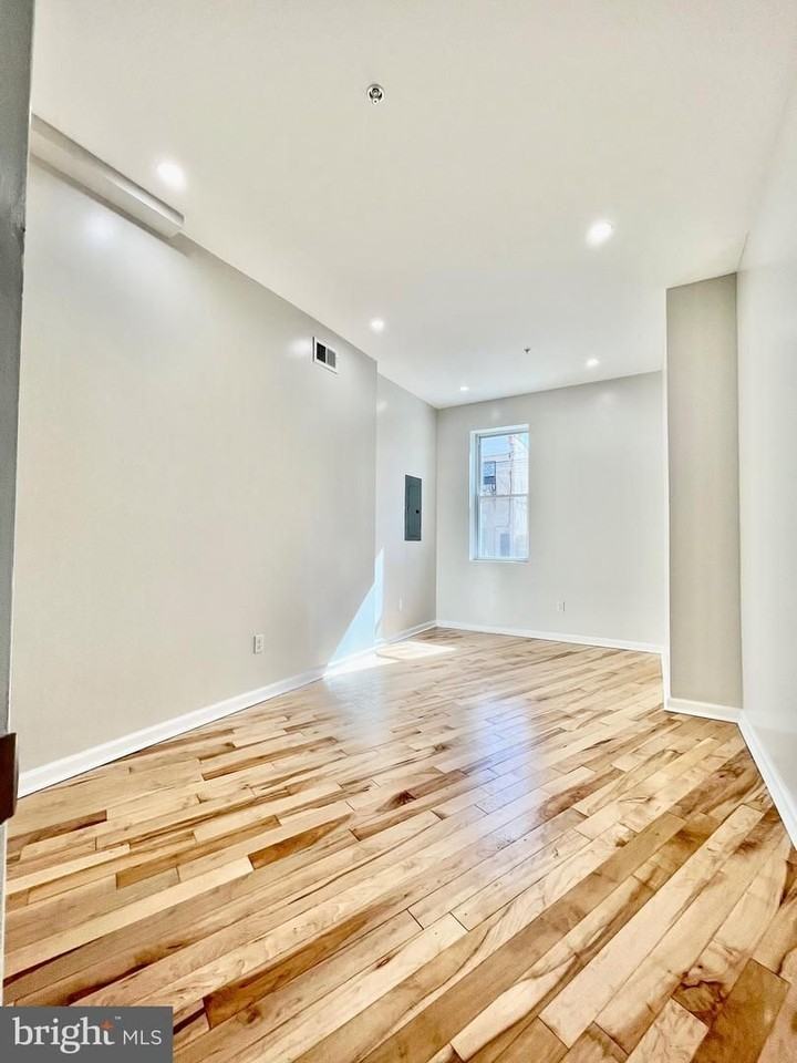 2602 Frankford Ave - Photo 4 of 14