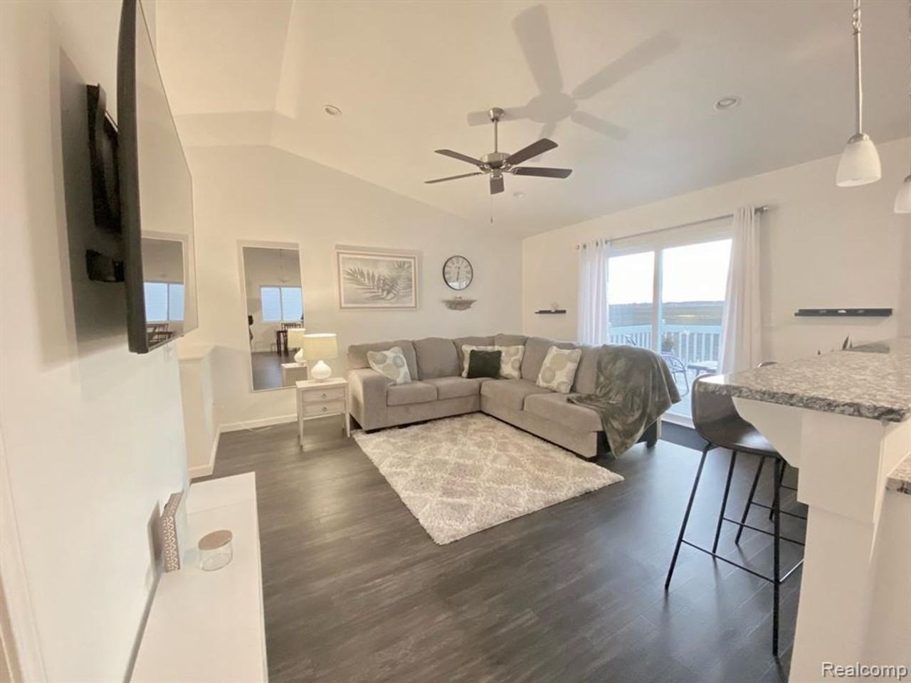 1734 Burr Pond Ln - Photo 4 of 15