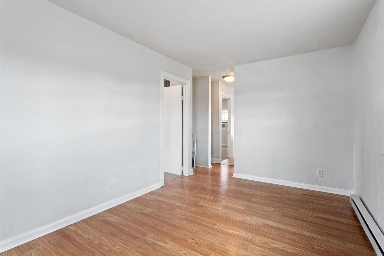 1600 Madison Ave - Photo 3 of 16