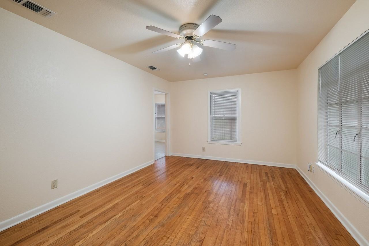 200 E Melrose Dr - Photo 2 of 16