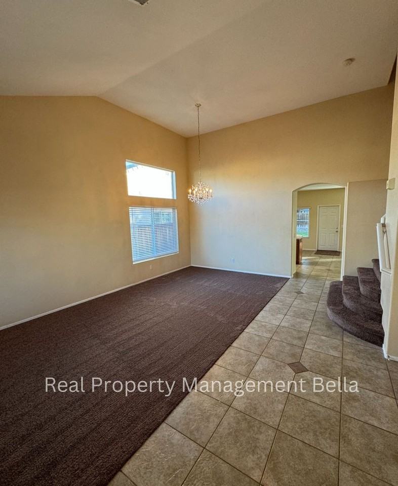 5355 Ravenstone Dr - Photo 4 of 30