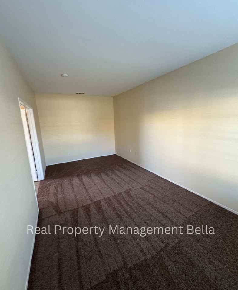 5355 Ravenstone Dr - Photo 7 of 30