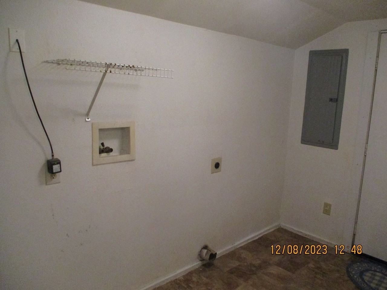 916 Lincoln St - Photo 7 of 8