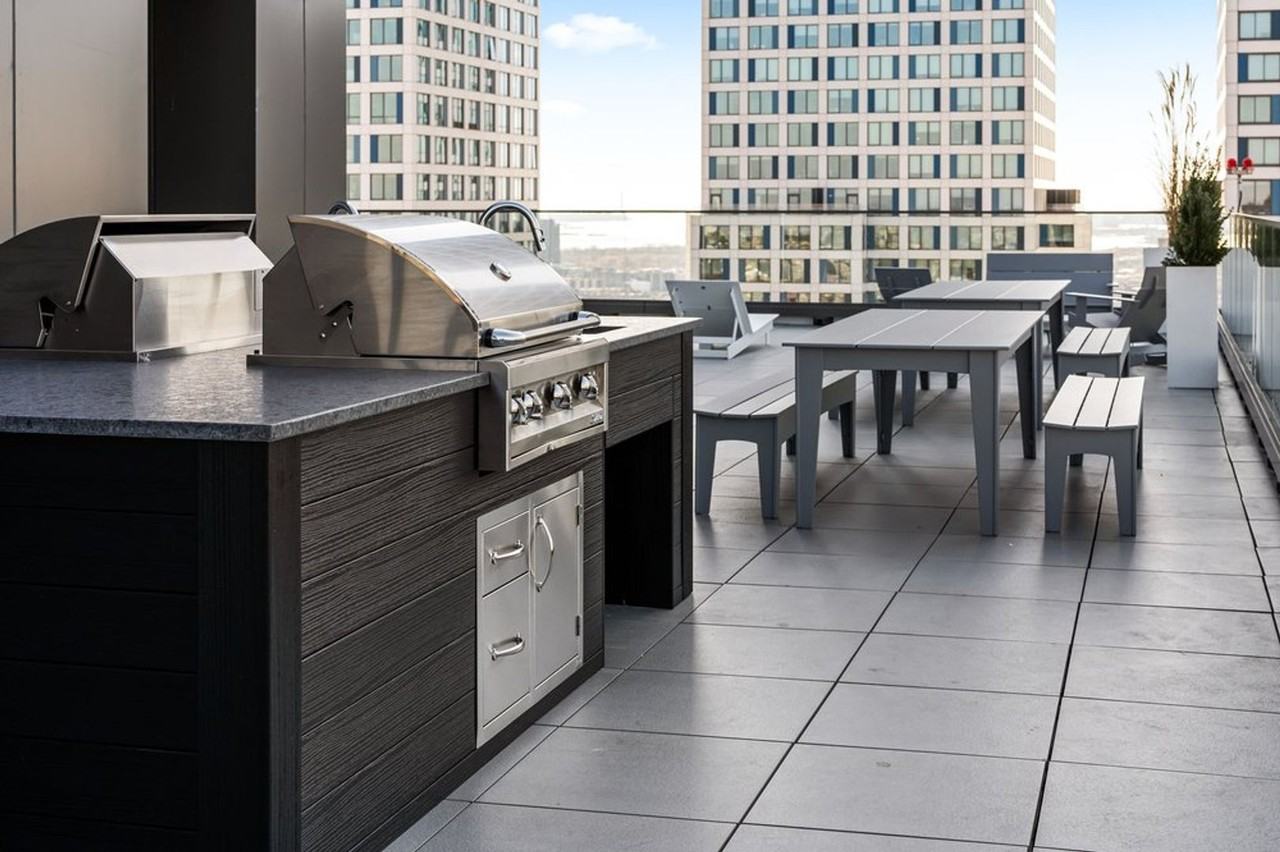 28 Van Reipen Ave - Photo 6 of 24