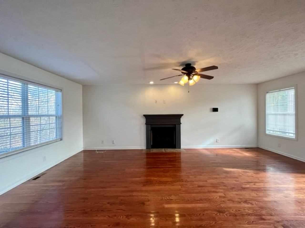 1801 Jackie Lorraine Dr - Photo 3 of 14