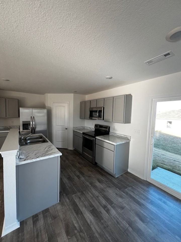 5120 Red Fox Trl - Photo 3 of 15