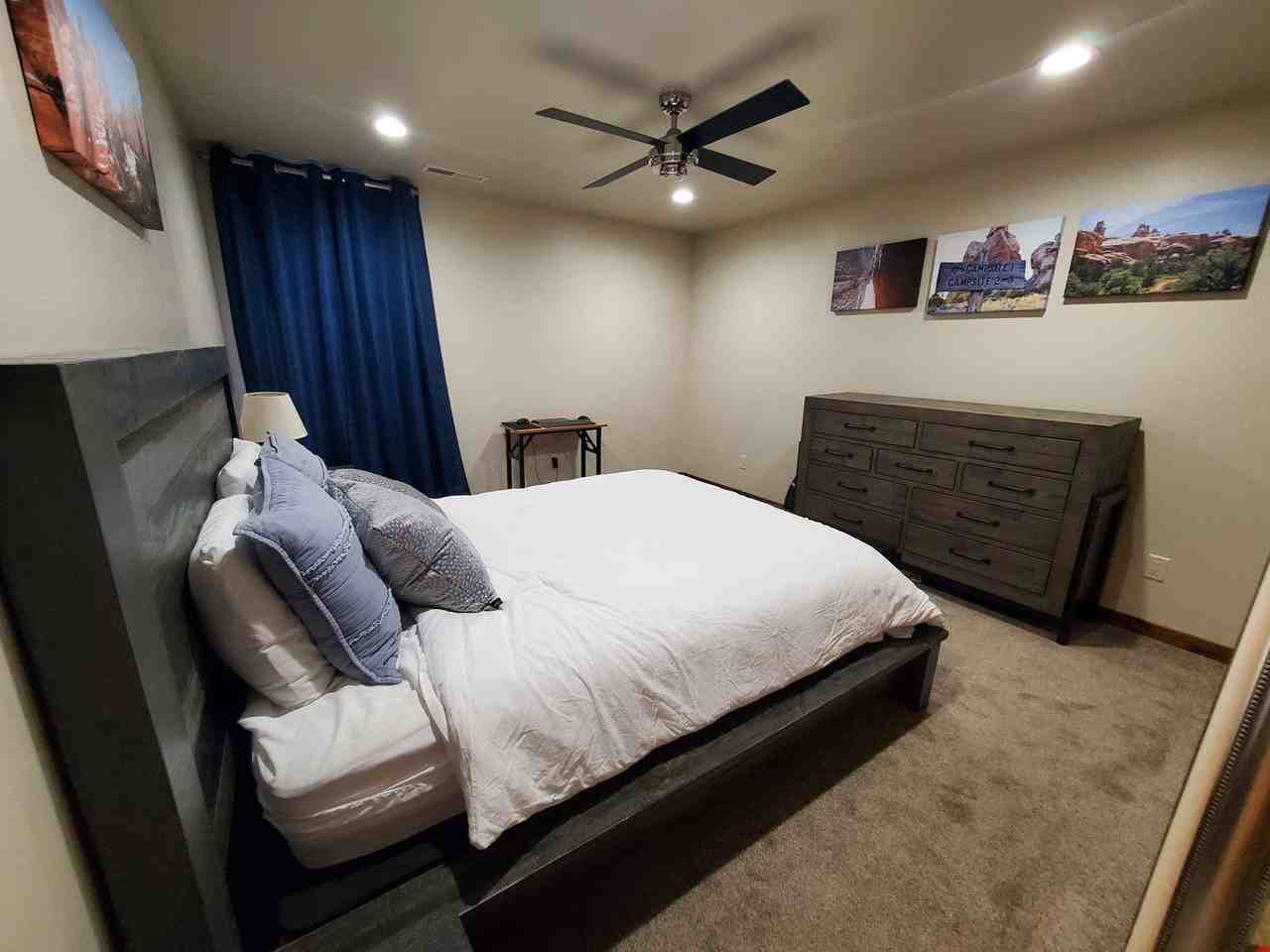 826 West Palisade Drive - Photo 2 of 36