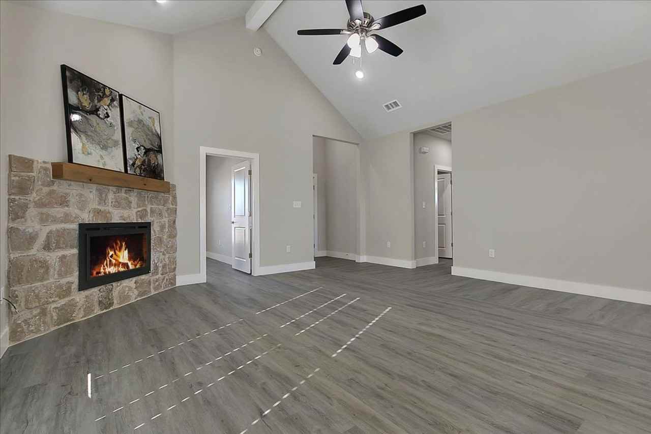 133 Calvin Dr - Photo 3 of 21