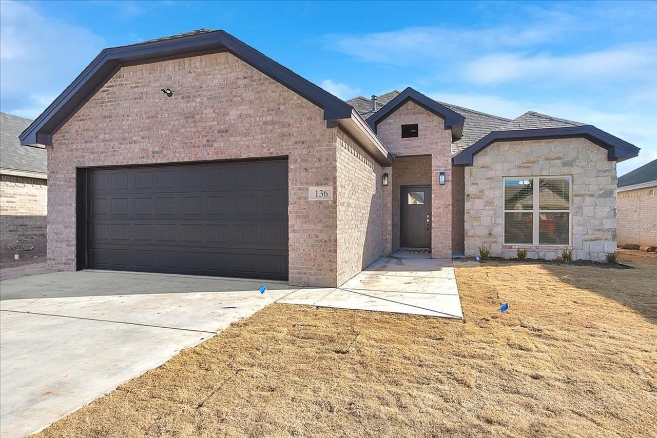 136 Calvin Dr - Photo 2 of 21