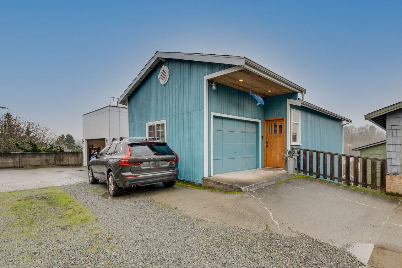 3840 37th Ave S - Photo 3 of 23