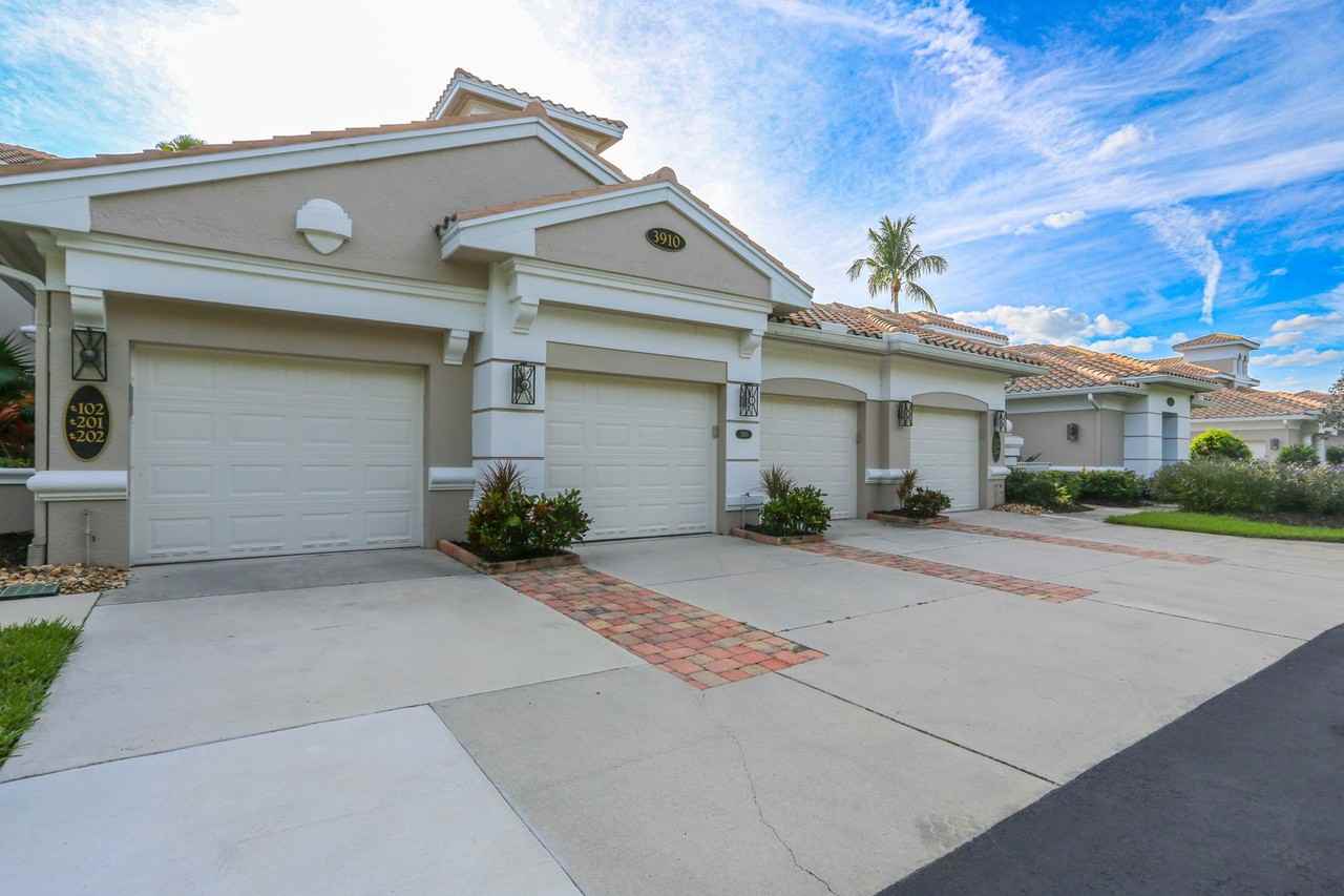 3930 Deer Crossing Ct #103 - Photo 5 of 50