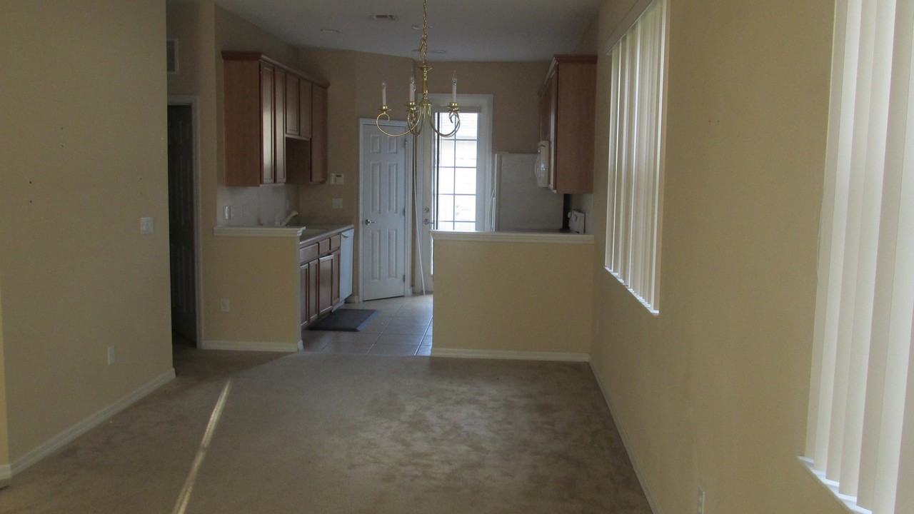 9735 Fenrose Ter - Photo 3 of 18