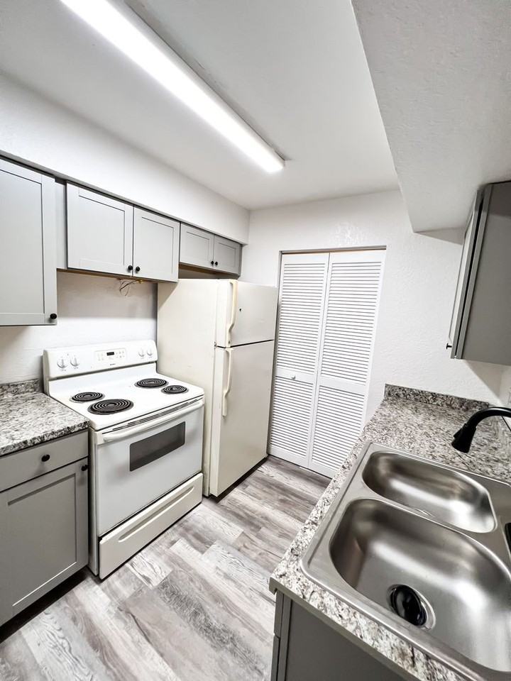 1023 S Hiawassee Rd #4013 - Photo 7 of 13