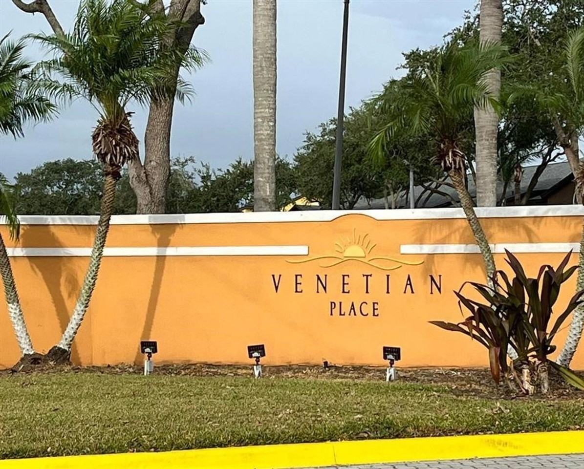 5737 Gatlin Ave #425 - Photo 2 of 15