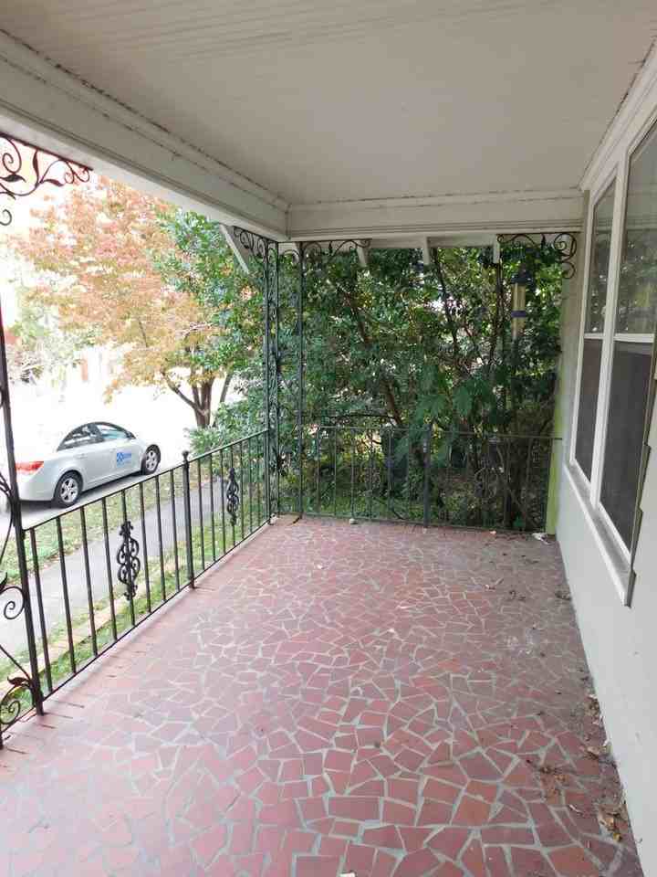 605 Johnson St - Photo 2 of 33